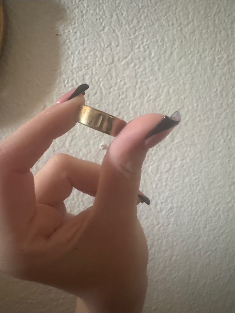 GOLD size 6, gen 4 Oura Ring - Picture 3 of 4